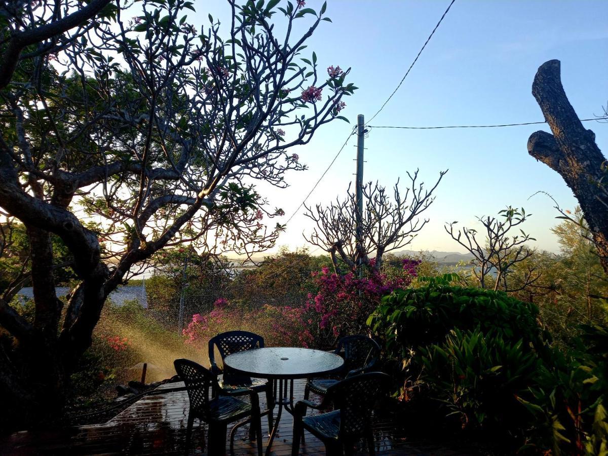 J & Ella'S Holiday House - 2 Bedroom, 2 Bathroom Home Cooktown Exterior photo