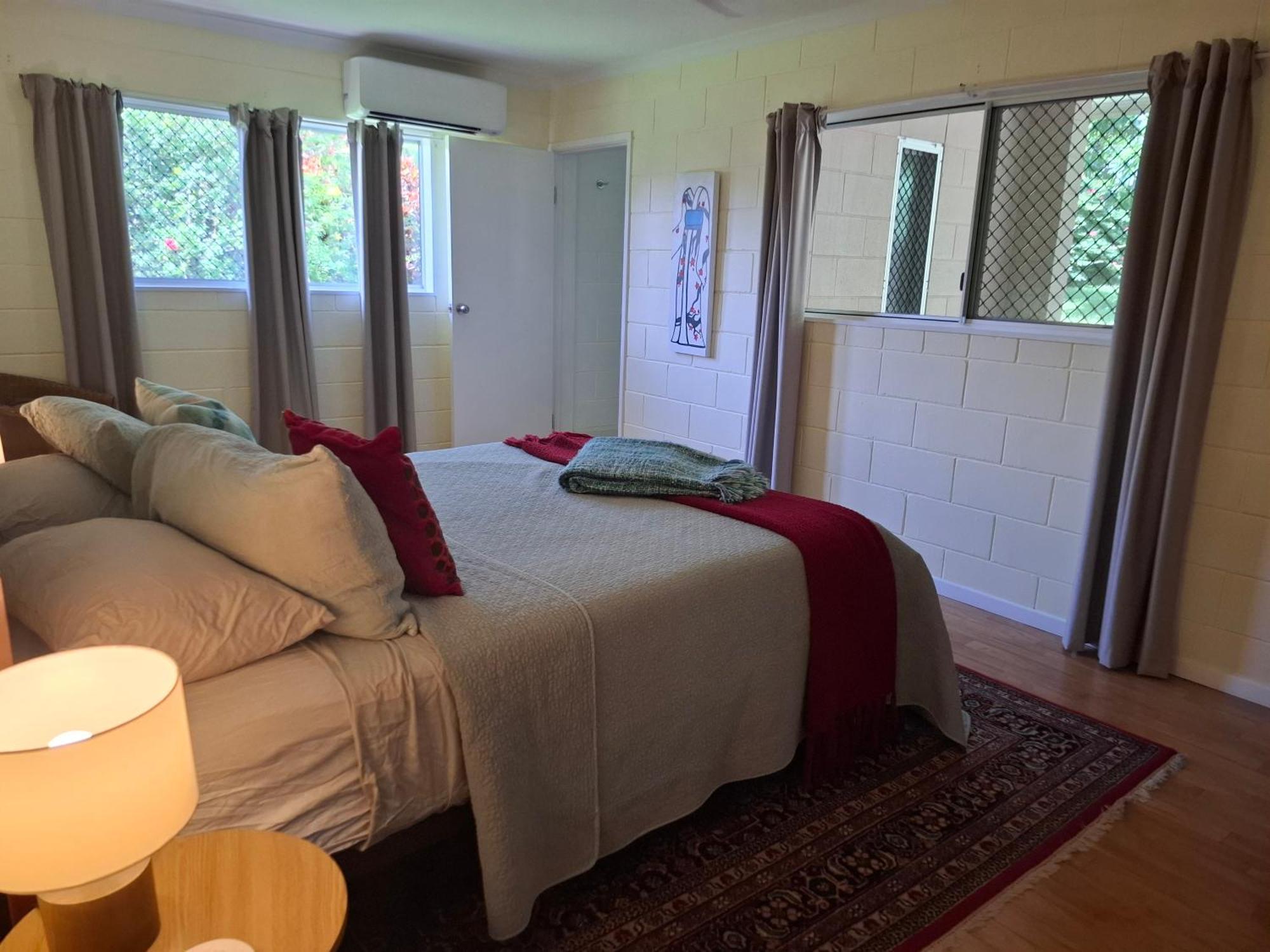 J & Ella'S Holiday House - 2 Bedroom, 2 Bathroom Home Cooktown Exterior photo