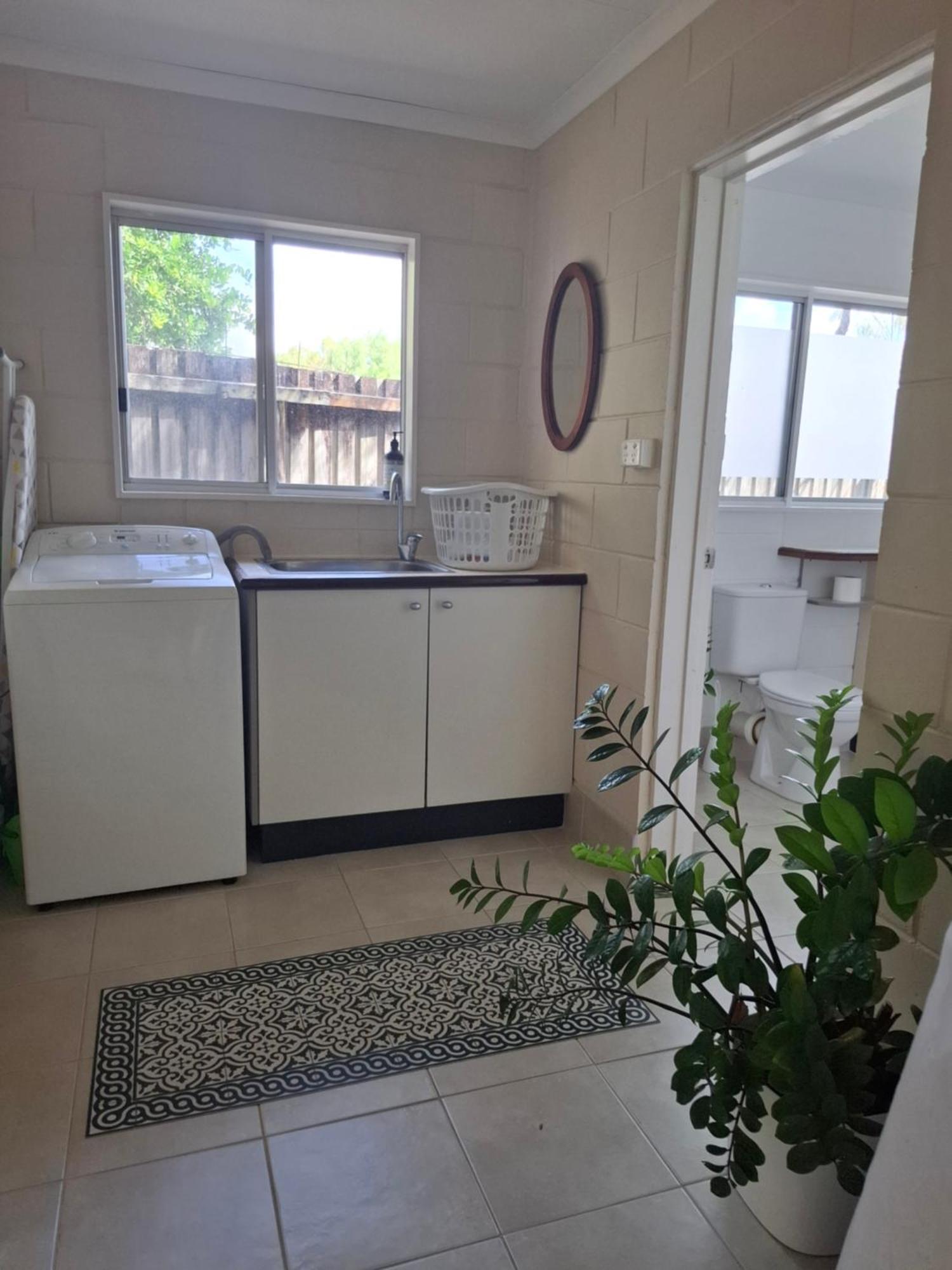 J & Ella'S Holiday House - 2 Bedroom, 2 Bathroom Home Cooktown Exterior photo